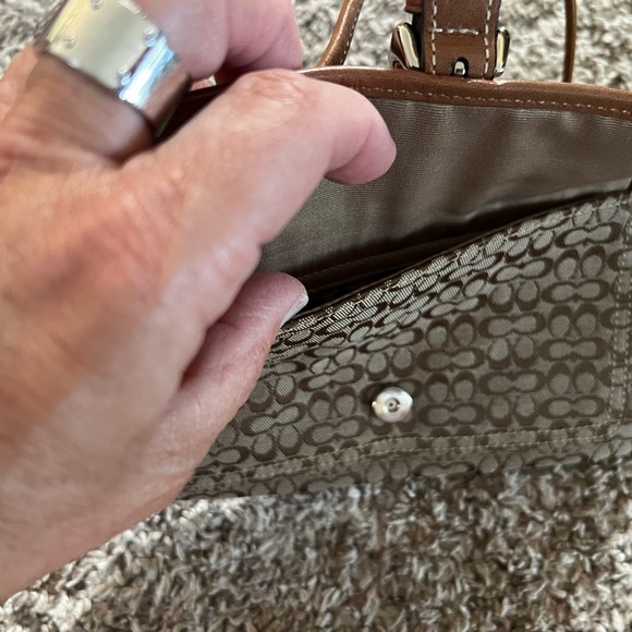 Coach wristlet - Picture 3 of 3